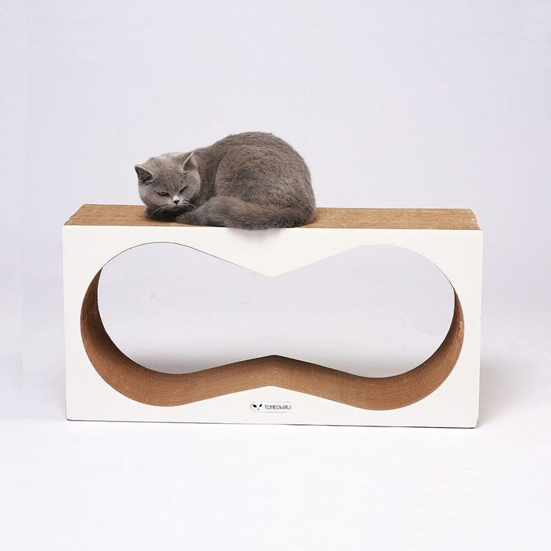 Когтеточка из картона с картонный ободком Аквариум, 77 х 37 х 22 см белый